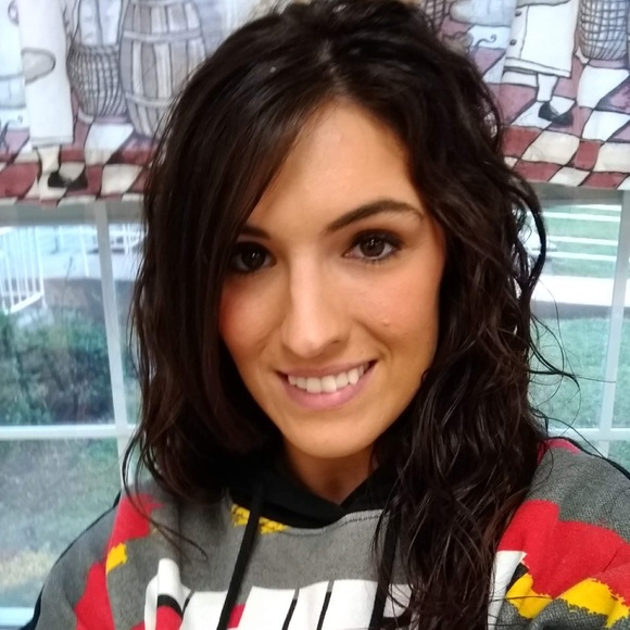 Meet your Posher, Kelsey - Picture 1 of 1